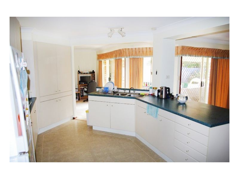 14 Joel Drive, Old Bar NSW 2430