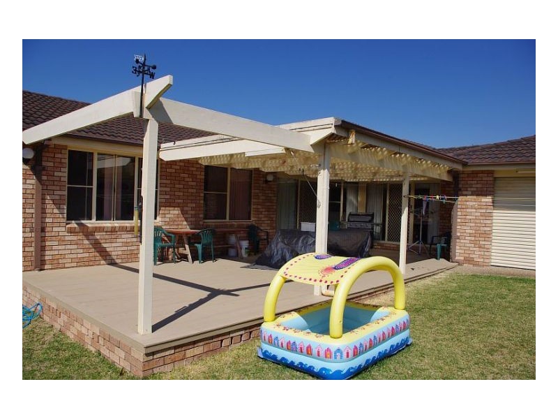 14 Joel Drive, Old Bar NSW 2430