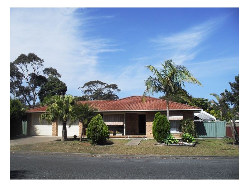 60 Waterman Street, Old Bar NSW 2430