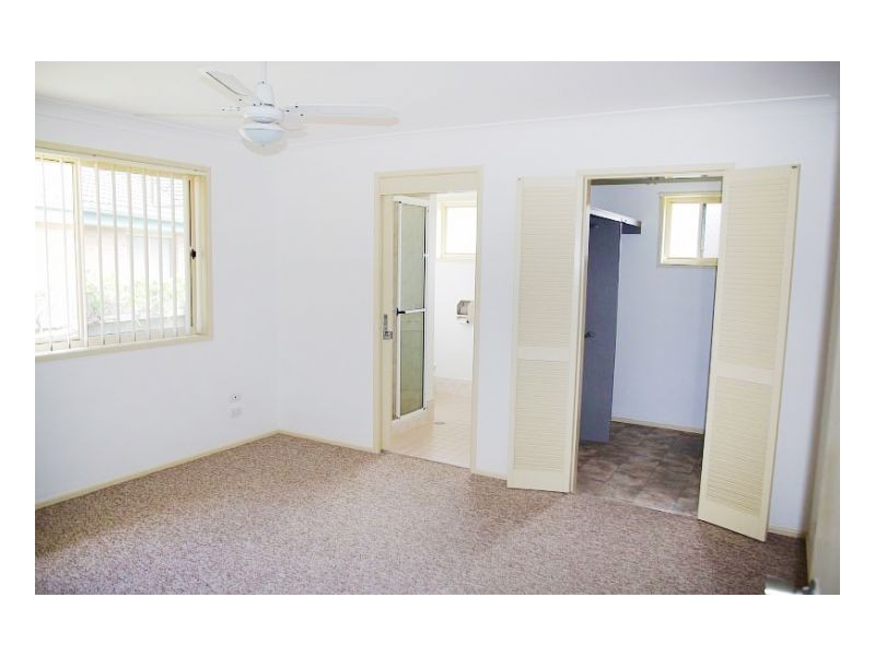 3 Joel Drive, Old Bar NSW 2430