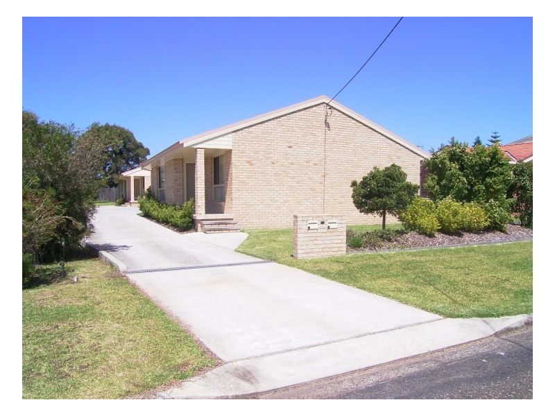 2/24 Sheppard Street, Old Bar NSW 2430