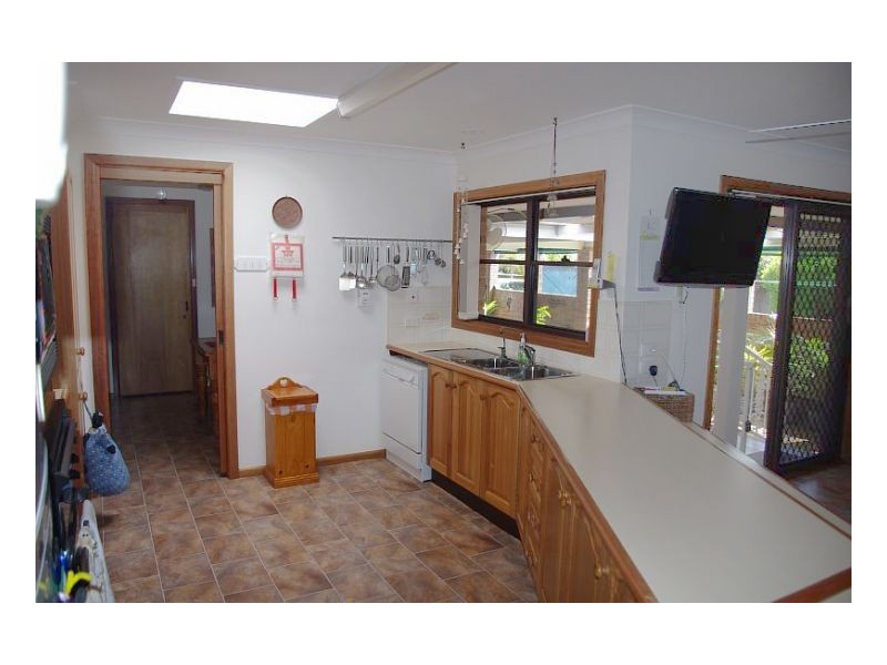 15 Cross Street, Old Bar NSW 2430