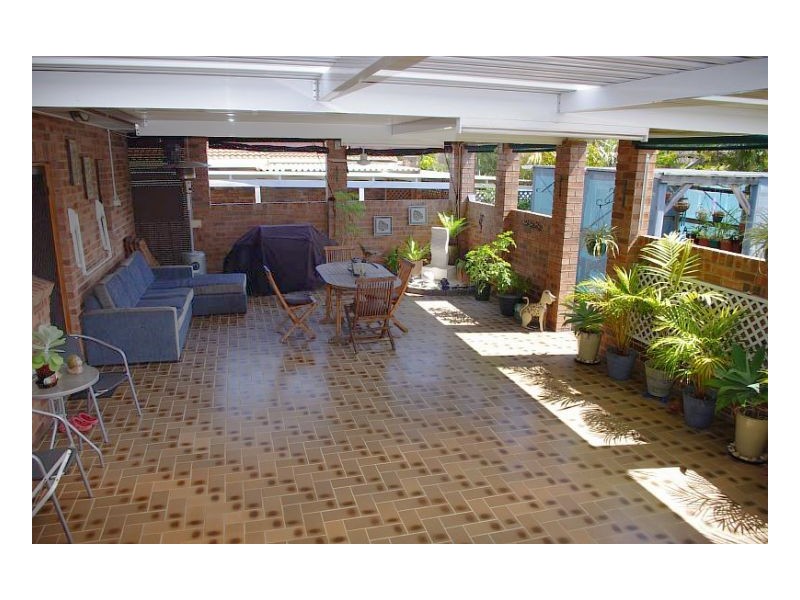 15 Cross Street, Old Bar NSW 2430