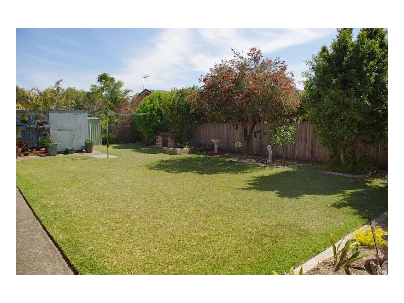 15 Cross Street, Old Bar NSW 2430