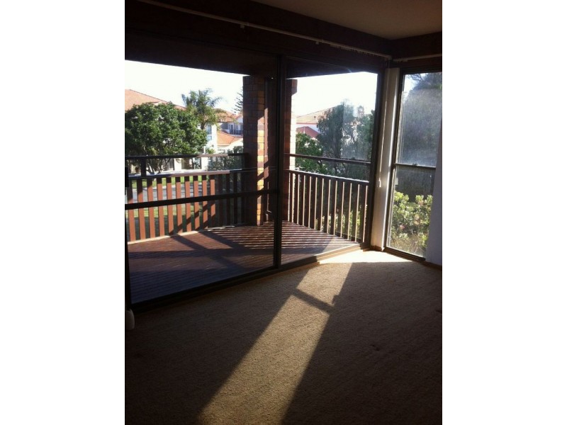 29 Lewis Street, Old Bar NSW 2430