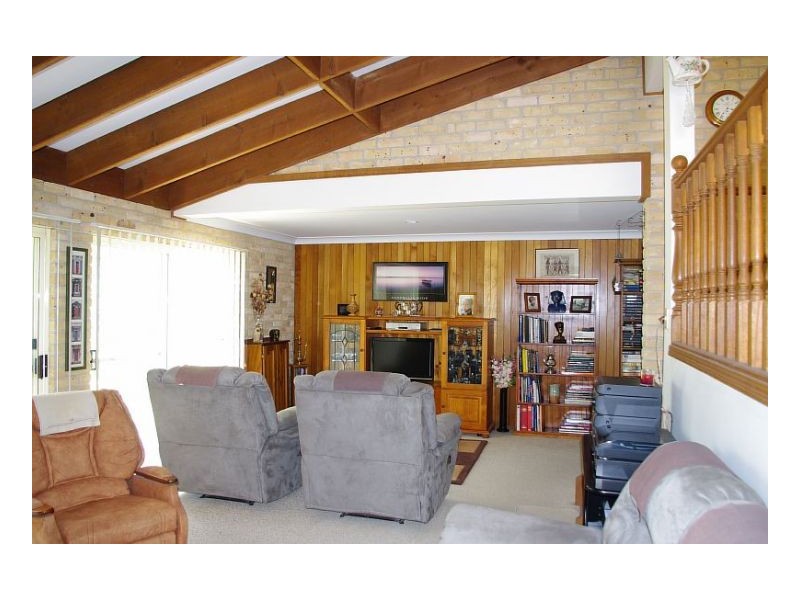 15 Old Bar Road, Old Bar NSW 2430