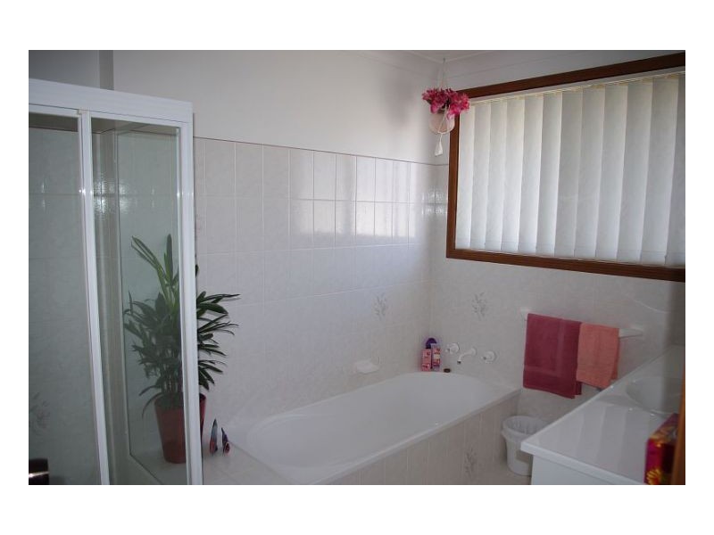 15 Old Bar Road, Old Bar NSW 2430