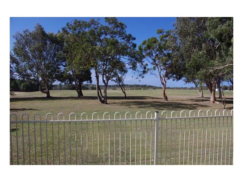 15 Old Bar Road, Old Bar NSW 2430