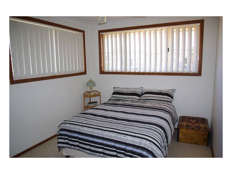 15 Old Bar Road, Old Bar NSW 2430
