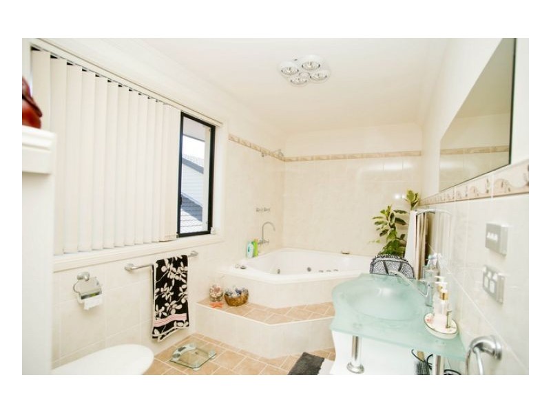 28a Mistral Place, Old Bar NSW 2430
