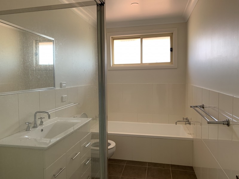 1/2 Mistral Place, Old Bar NSW 2430