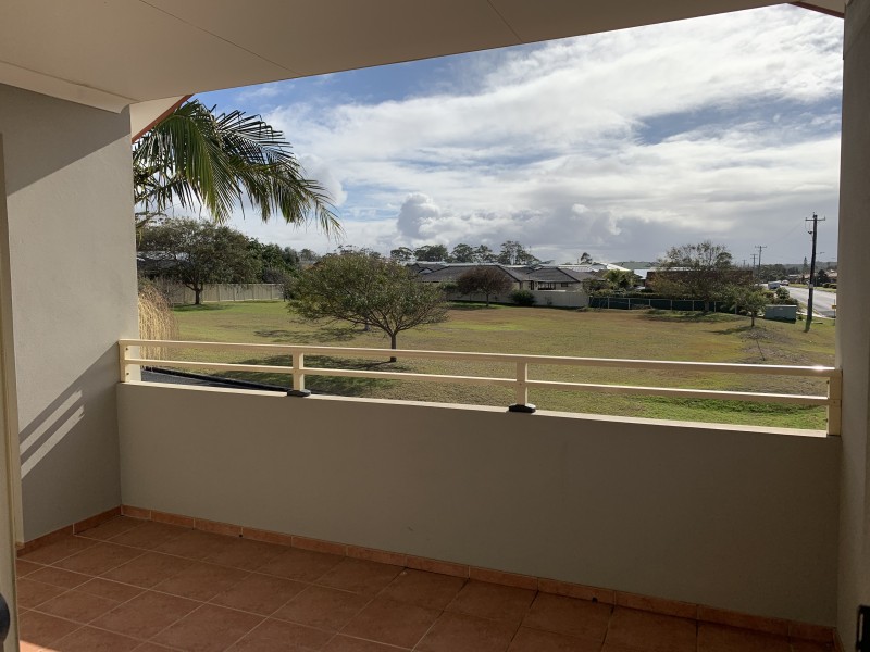 1/2 Mistral Place, Old Bar NSW 2430