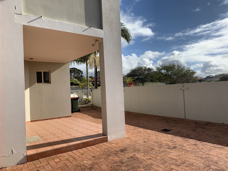 1/2 Mistral Place, Old Bar NSW 2430