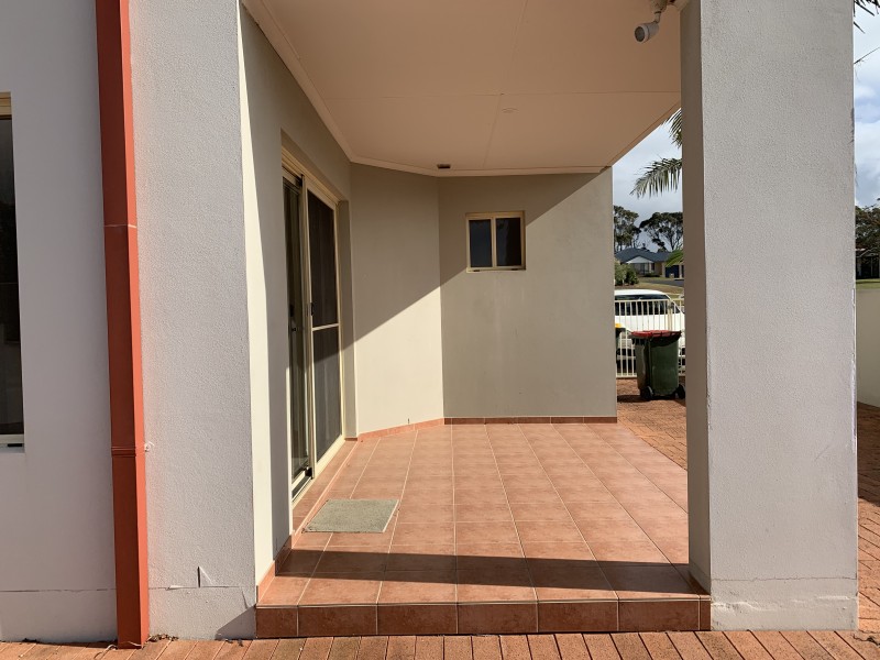 1/2 Mistral Place, Old Bar NSW 2430