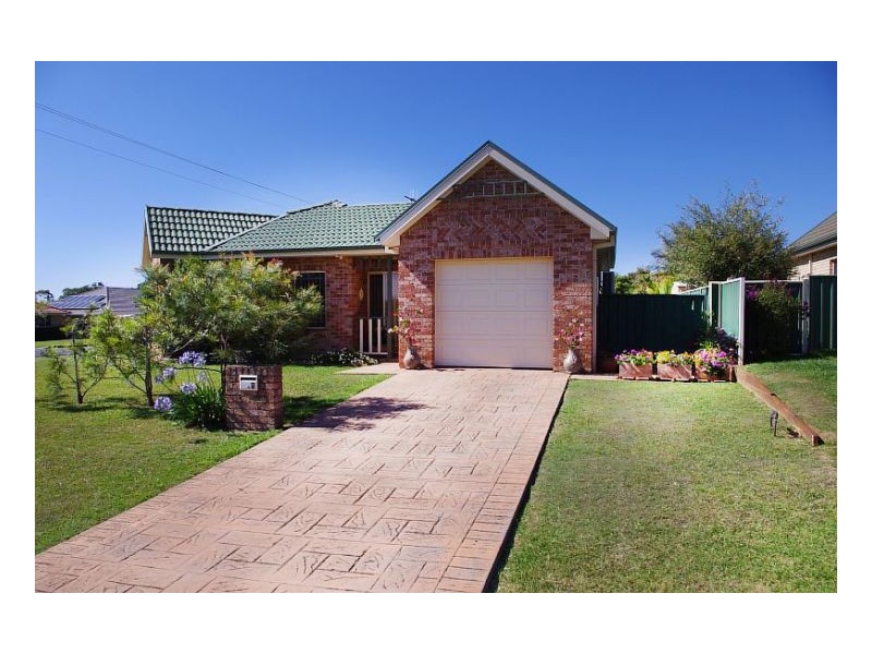 1 Berber Road, Old Bar NSW 2430