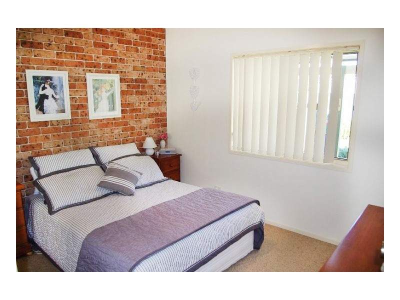 1 Berber Road, Old Bar NSW 2430