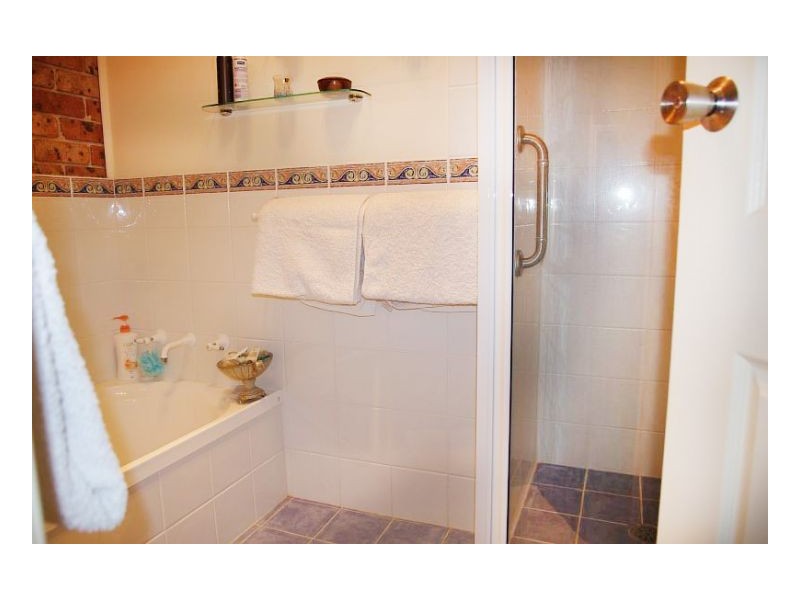 1 Berber Road, Old Bar NSW 2430