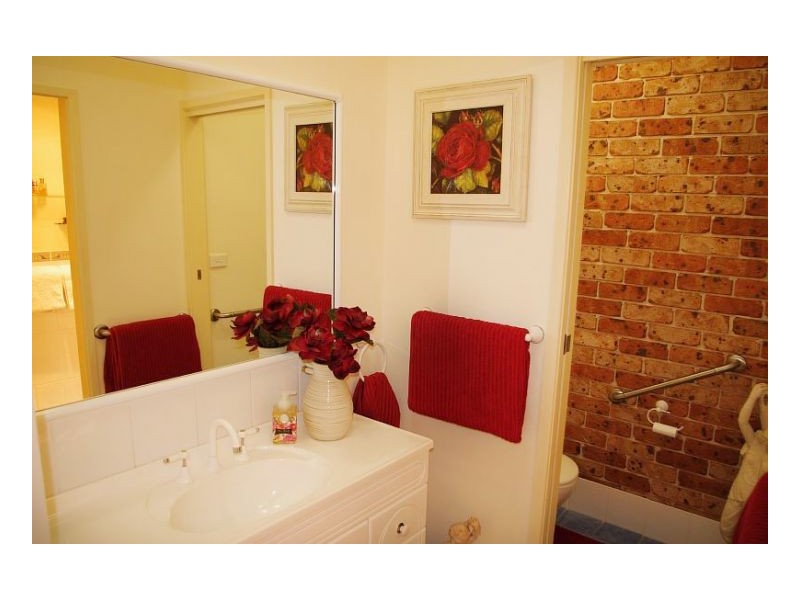 1 Berber Road, Old Bar NSW 2430