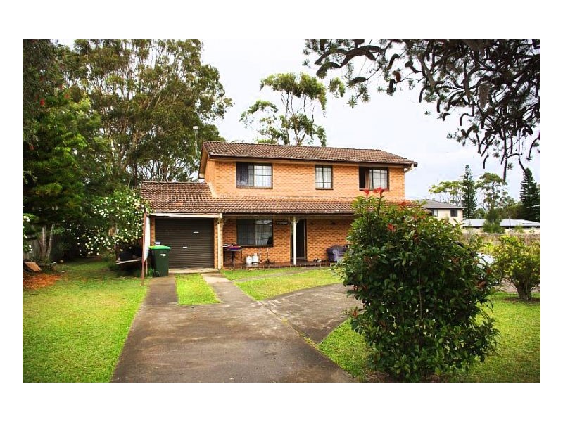 38 Old Bar Road, Old Bar NSW 2430