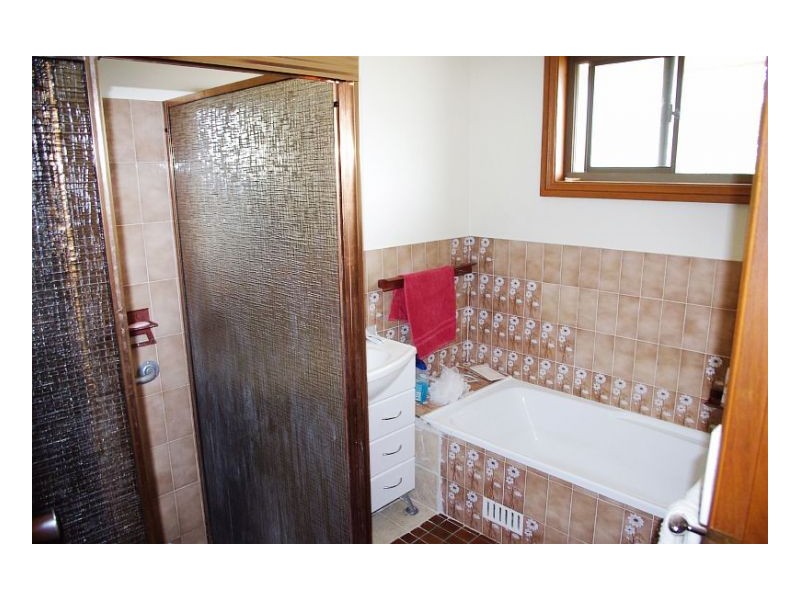 38 Old Bar Road, Old Bar NSW 2430