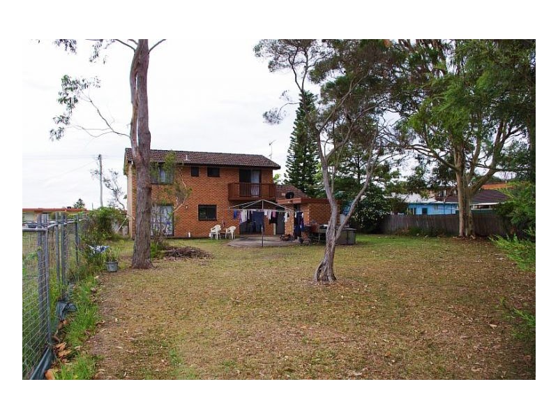 38 Old Bar Road, Old Bar NSW 2430