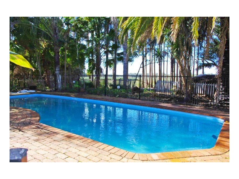 Oxley Island NSW 2430