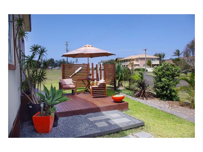 5 Pacific Street, Wallabi Point NSW 2430