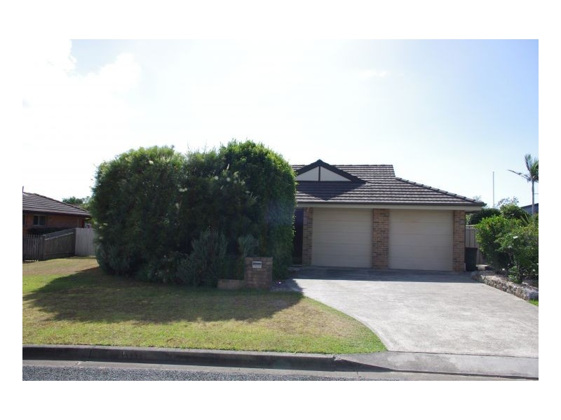 4 Silky Ash Close, Old Bar NSW 2430