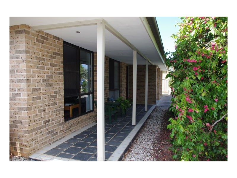 4 Silky Ash Close, Old Bar NSW 2430