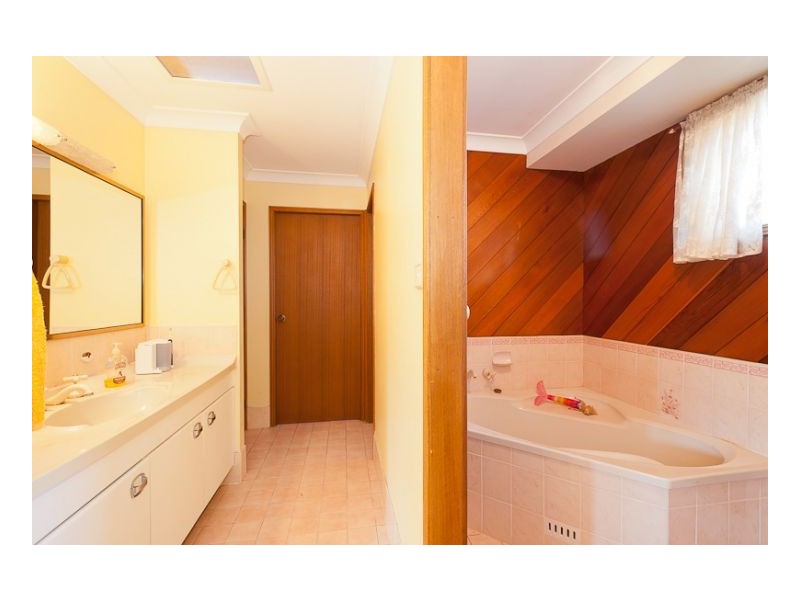 81 Waterman Street, Old Bar NSW 2430