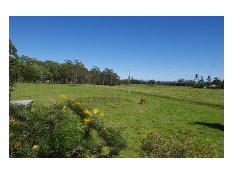 20 Broadoaks Road, Old Bar NSW 2430