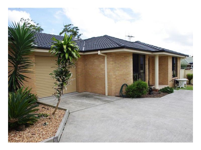 2/13 Albatross Way, Old Bar NSW 2430