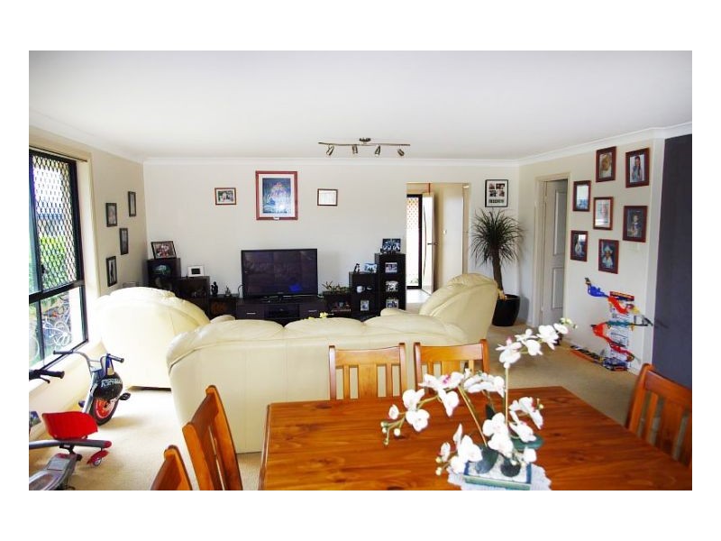 2/13 Albatross Way, Old Bar NSW 2430