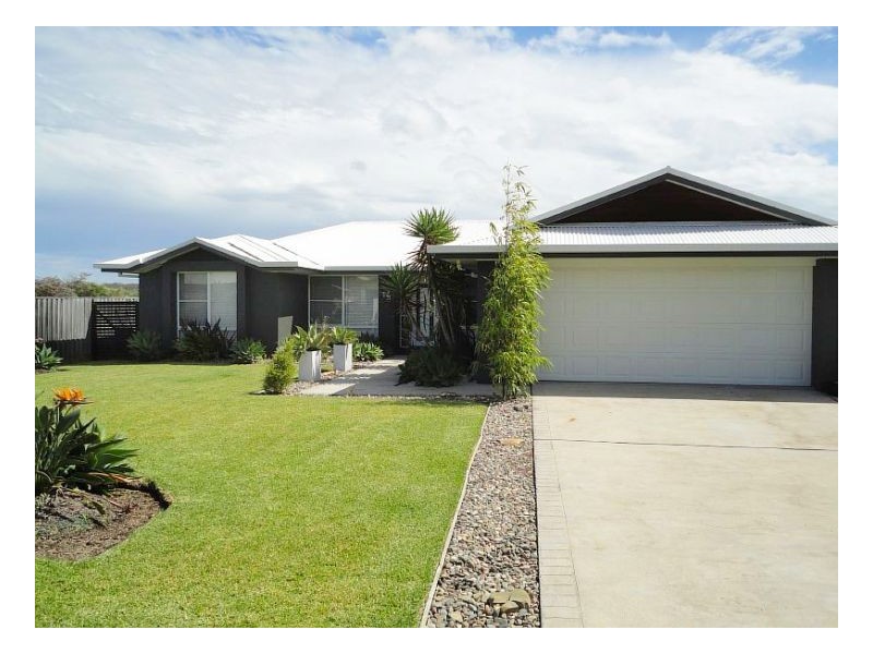 16 Shantull Drive, Wallabi Point NSW 2430