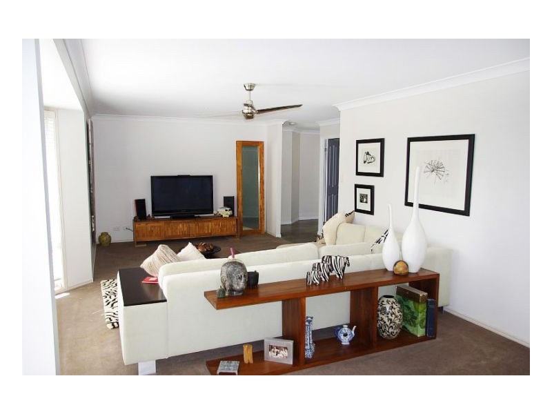16 Shantull Drive, Wallabi Point NSW 2430