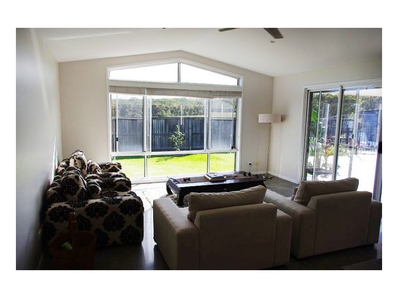 16 Shantull Drive, Wallabi Point NSW 2430