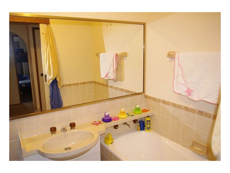 27 Cross Street, Old Bar NSW 2430