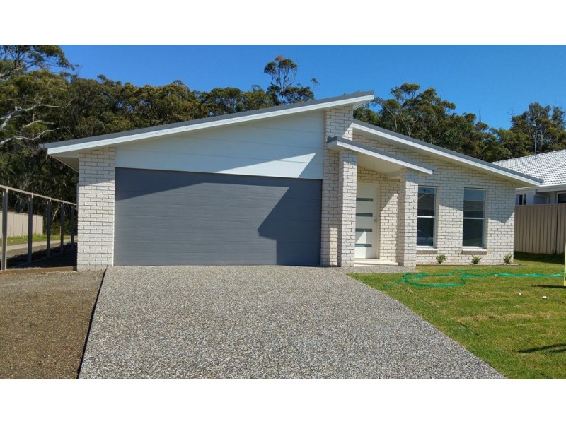 53 Albatross Way, Old Bar NSW 2430