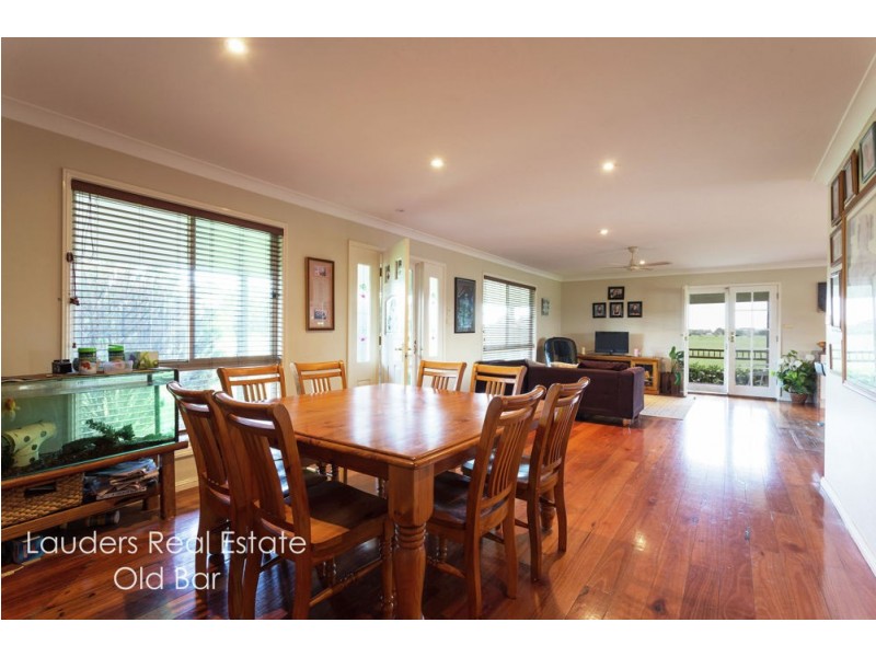 700 Manning Point Road, Oxley Island NSW 2430
