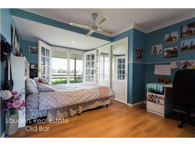 700 Manning Point Road, Oxley Island NSW 2430