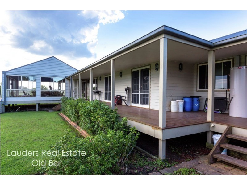 700 Manning Point Road, Oxley Island NSW 2430