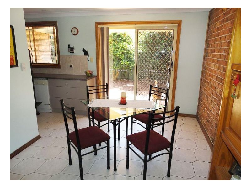 2/74 Old Bar Road, Old Bar NSW 2430