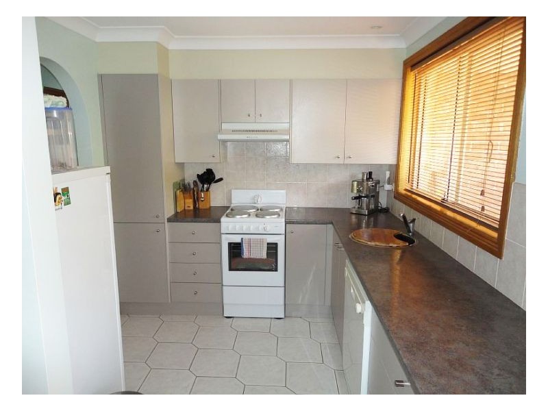 2/74 Old Bar Road, Old Bar NSW 2430