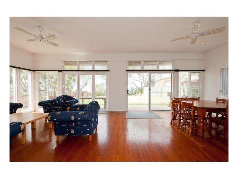 10 Lewis Street, Old Bar NSW 2430