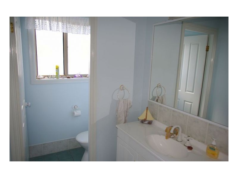 17 Berber Road, Old Bar NSW 2430