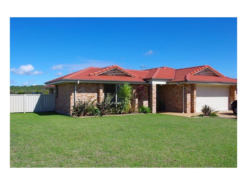 12 Shantull Drive, Wallabi Point NSW 2430