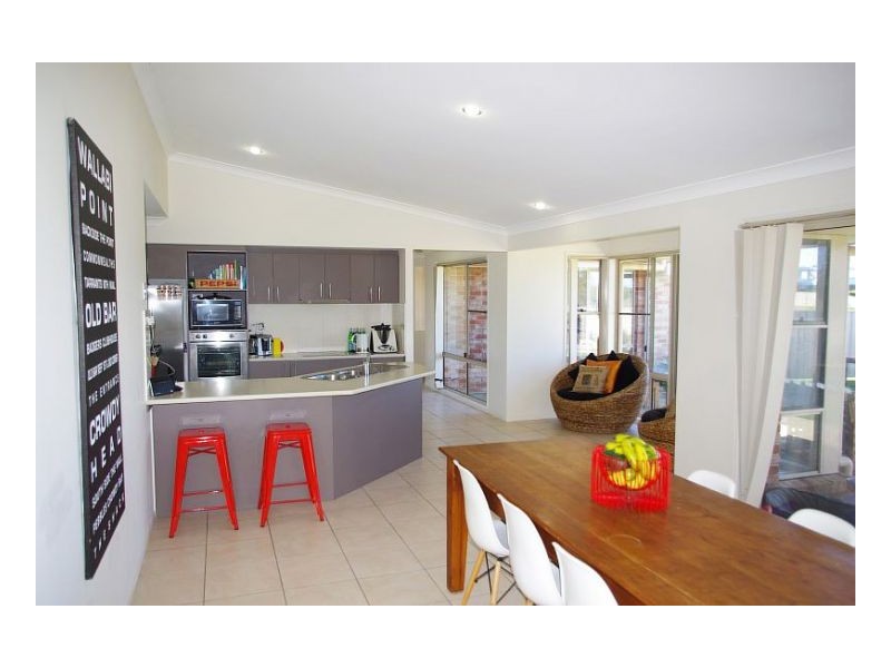 12 Shantull Drive, Wallabi Point NSW 2430