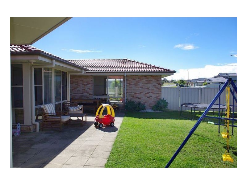 12 Shantull Drive, Wallabi Point NSW 2430