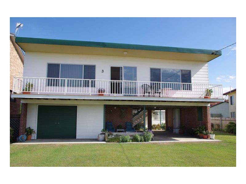 3 Ocean Parade, Manning Point NSW 2430