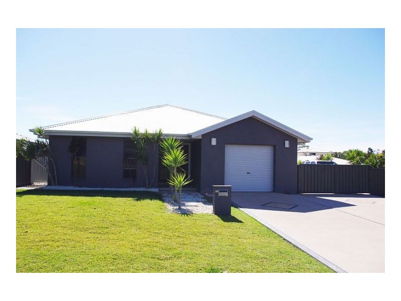 38 Ivy Crescent, Old Bar NSW 2430